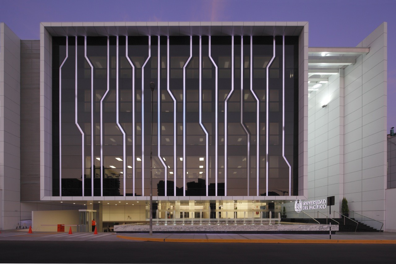 supervision de la nueva sede de la universidad del pacifico